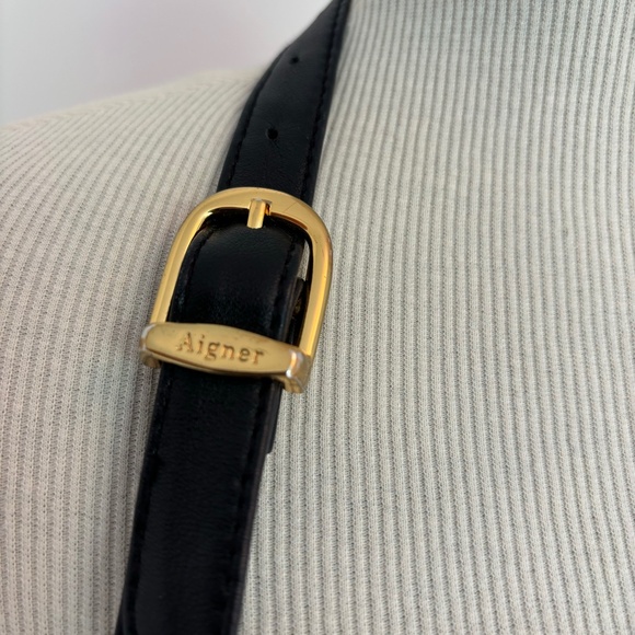 Vintage Navy leather Etienne Aigner adjustable shoulder bag - Picture 3 of 15